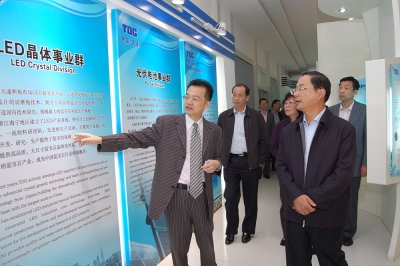 2011年，國家商務(wù)部副部長蔣耀平視察天通